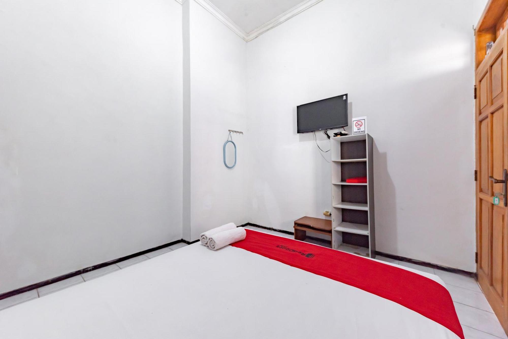 Reddoorz At Ciliwung Guest House Syariah Malang Dış mekan fotoğraf