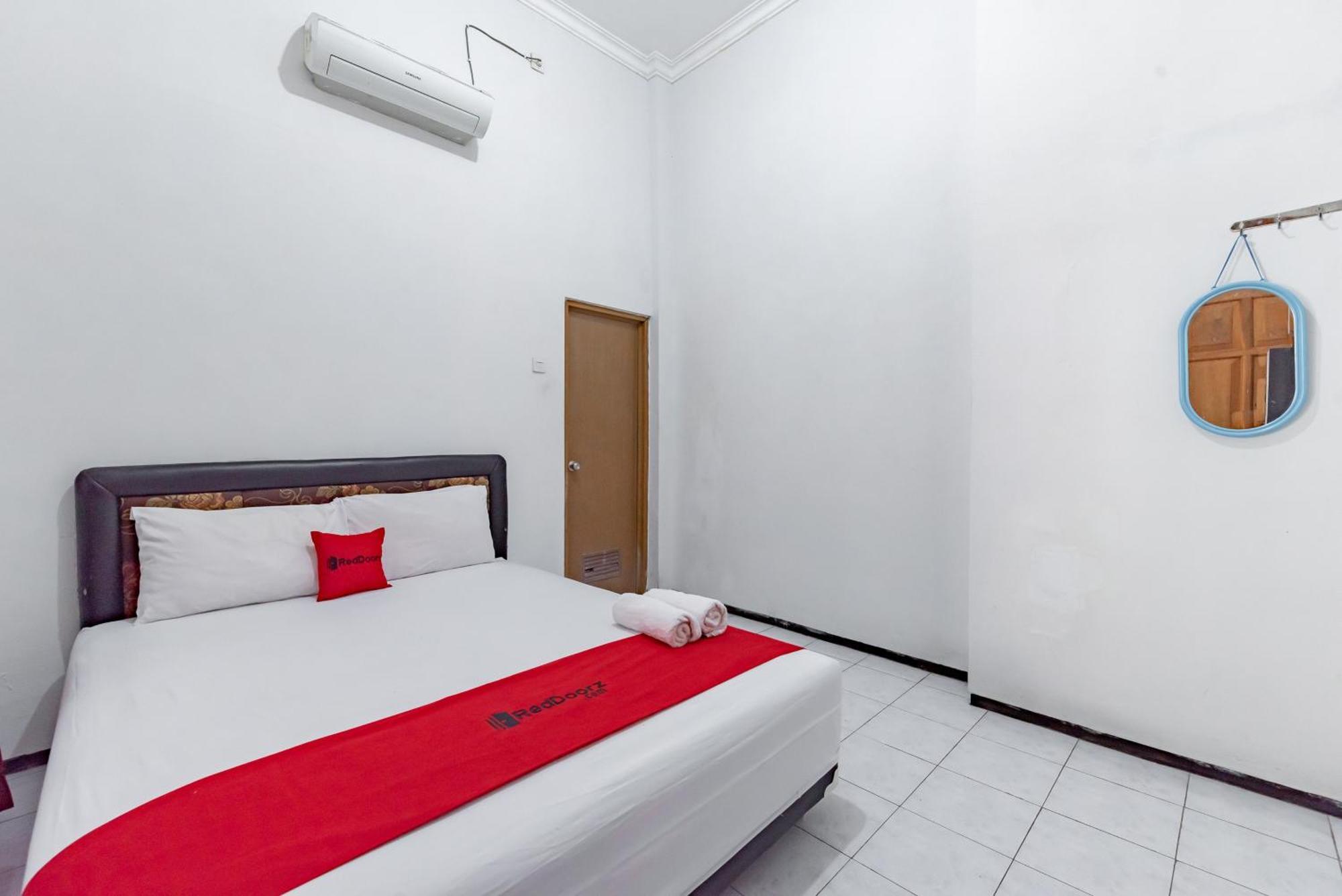Reddoorz At Ciliwung Guest House Syariah Malang Dış mekan fotoğraf