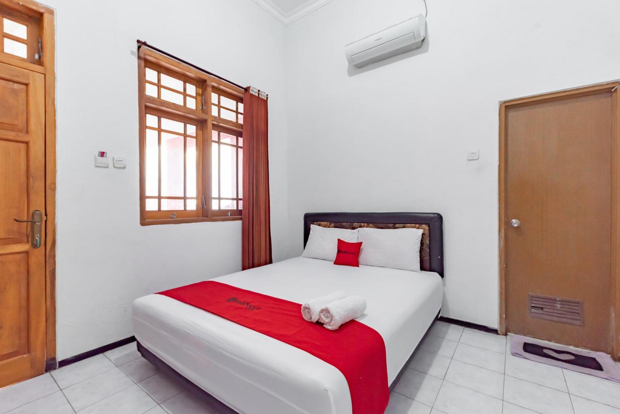 Reddoorz At Ciliwung Guest House Syariah Malang Dış mekan fotoğraf
