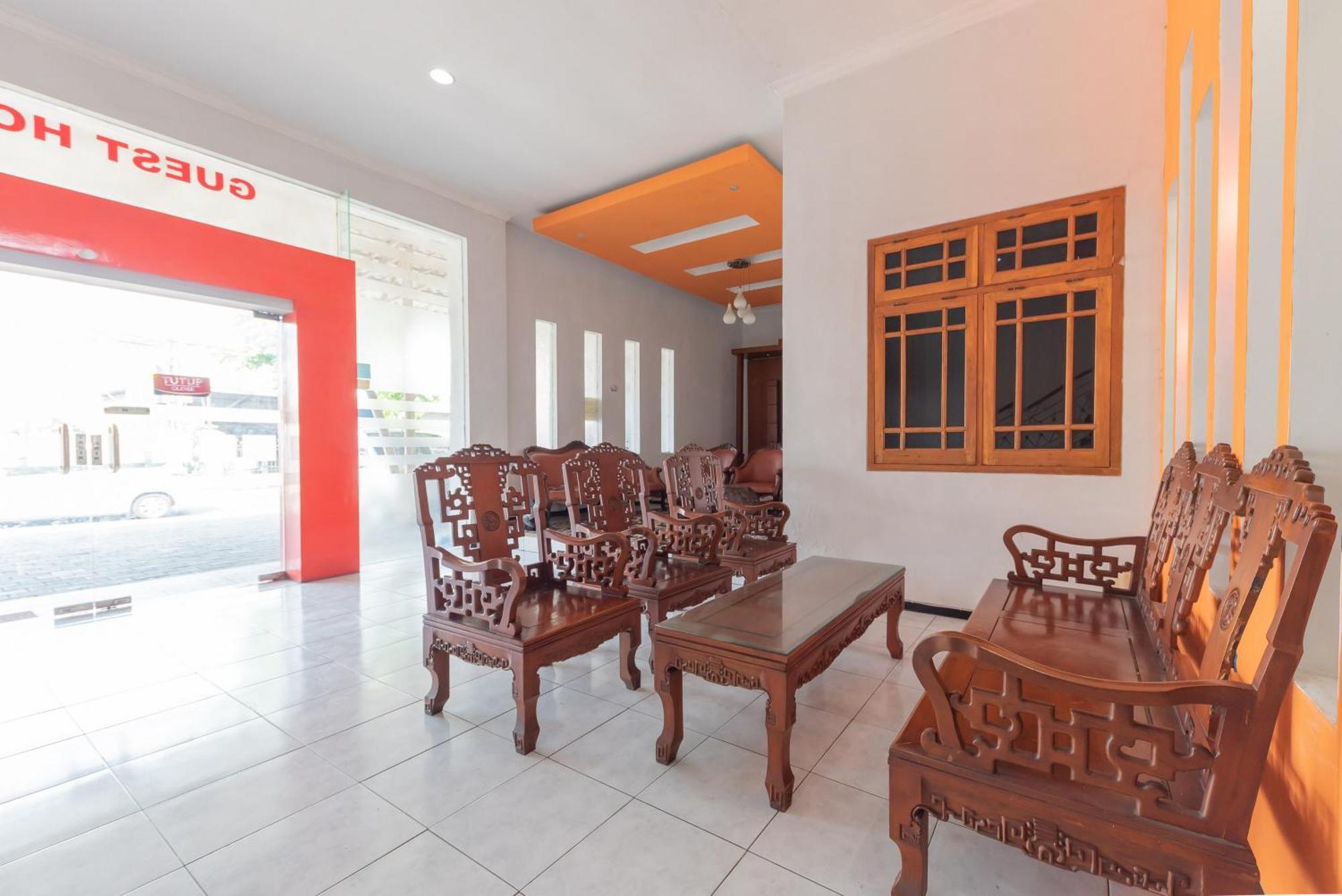 Reddoorz At Ciliwung Guest House Syariah Malang Dış mekan fotoğraf