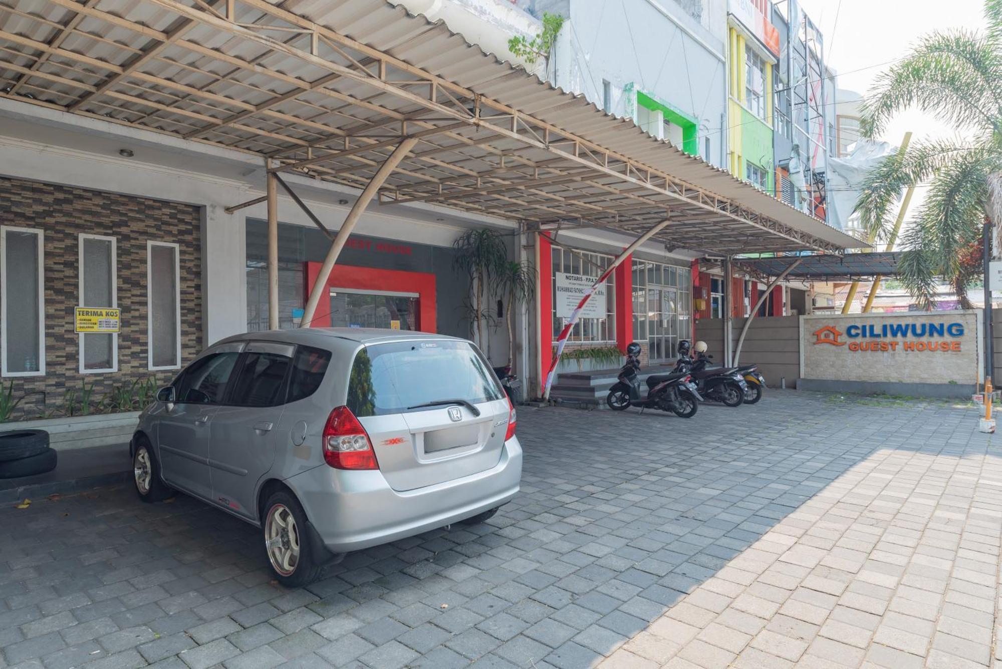 Reddoorz At Ciliwung Guest House Syariah Malang Dış mekan fotoğraf